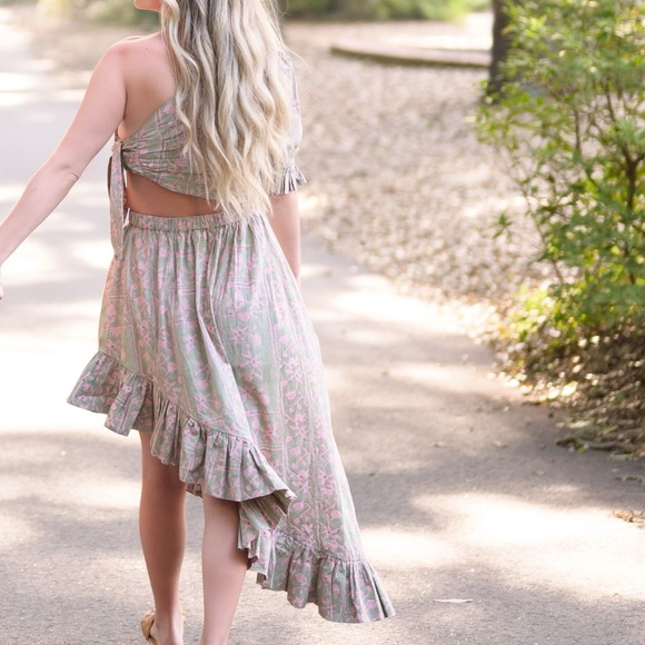 REVOLVE | Cleobella Asymmetrical One Shoulder Cut
Out Paola midi Dress - Picture 4 of 7